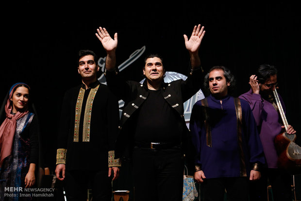 Salar Aghili performs in Hamedan