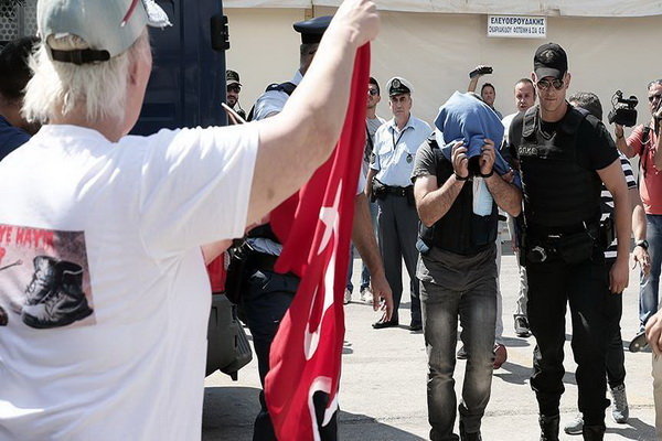 موافقت یونان با استرداد ۳ نظامی ترکیه به آنکارا