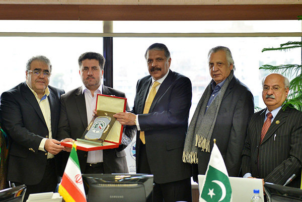 İran ve Pakistan arasındaki ticari ilişkiler arttırılacak İran ve Pakistan arasındaki ticari ilişkiler arttırılacak