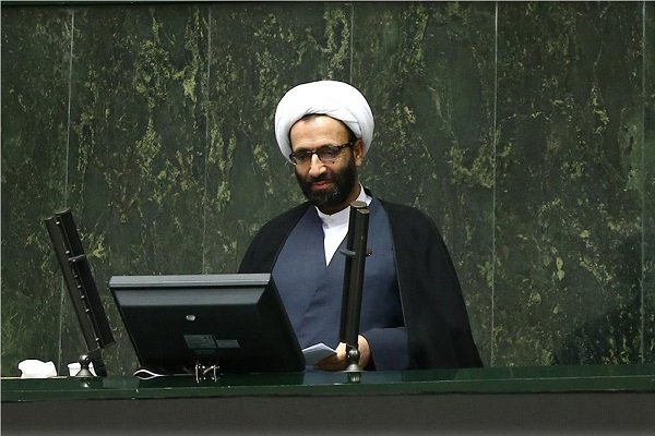 قیمت لوازم خانگی گران شده است / دولت به فکر جوانان باشد
