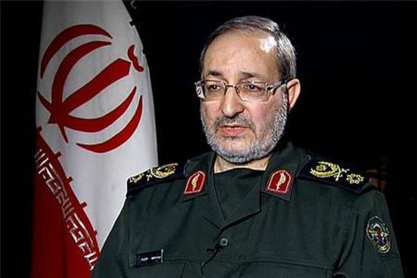 Commander slams U.S. hawks over threatening Iran ships