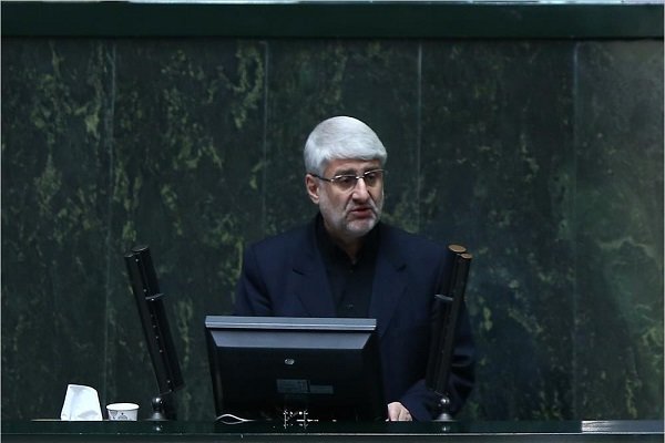آقای روحانی!بافرافکنی مسئولیت نابسامانی‌هارابه دیگران حواله ندهید