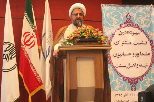 اعتماد مردم وظیفه سنگینی بر دوش علما و اندیشمندان اسلامی است
