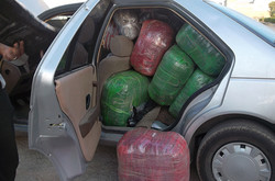 ۳۰ دستگاه خودروی سواری حامل کالای قاچاق در دشتستان توقیف شد