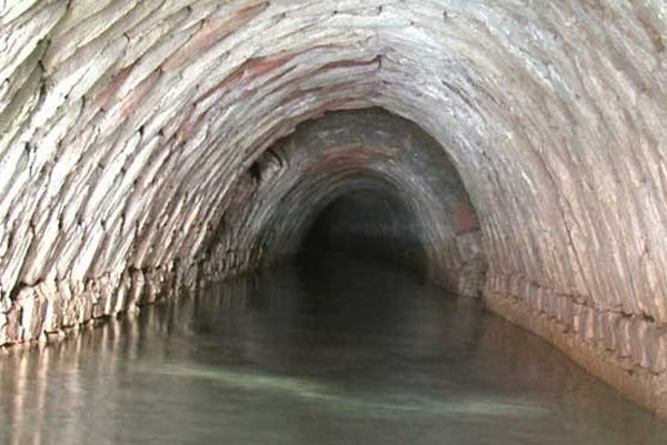 رنگ آب سفرههای زیرزمینی برخی نقاط فارس تغییر کرد رنگ آب سفرههای زیرزمینی برخی نقاط فارس تغییر کرد