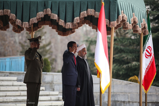 Rouhani officially welcomes Indonesian counterpart