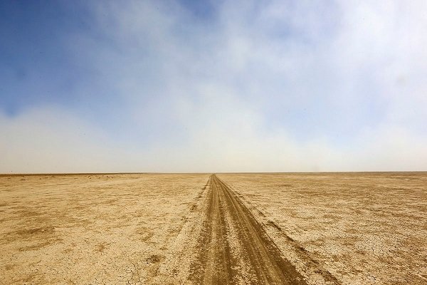 جازموریان خشک شد/ عدم ورود آب به تالاب