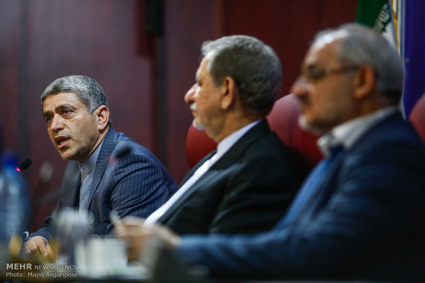 علی طیب نیا وزیر اقتصاد در جلسه ستاد اقتصاد مقاومتی