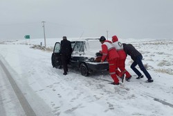 امدادرسانی به ۱۸۰ نفر از هموطنان درگیر برف و کولاک