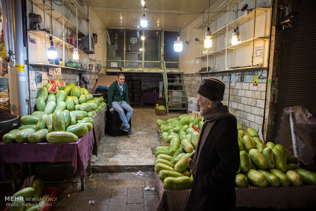 تحضيرات السوق الايراني لليلة "يلدا"