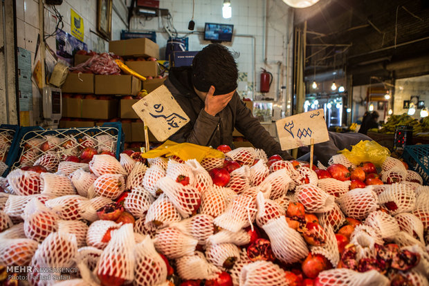 تحضيرات السوق الايراني لليلة "يلدا"