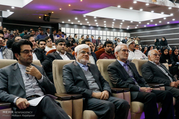 سخنرانی محمدرضا عارف رئیس فراکسیون امید مجلس شورای اسلامی در دانشگاه آزاد کرمان