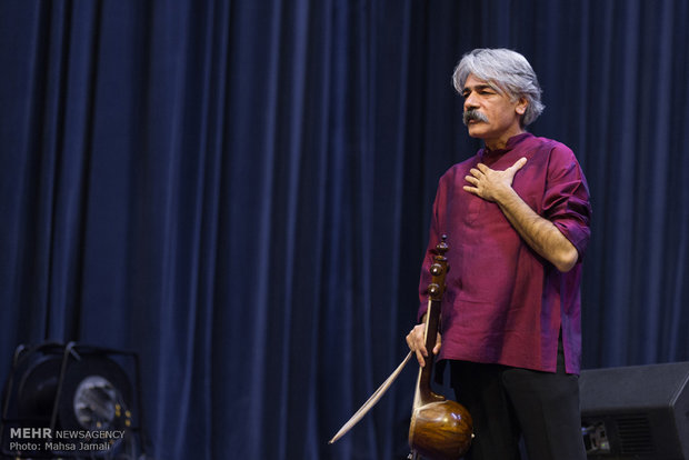 Kalhor performs in Tabriz