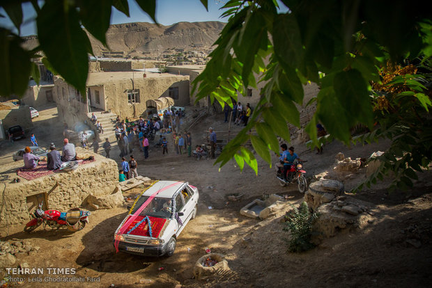 Vibrant wedding ceremonies in Turkmen Sahra