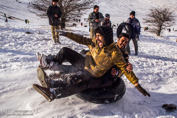 Snow tubing in Asadli Pass