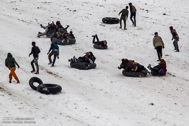 Snow tubing in Asadli Pass