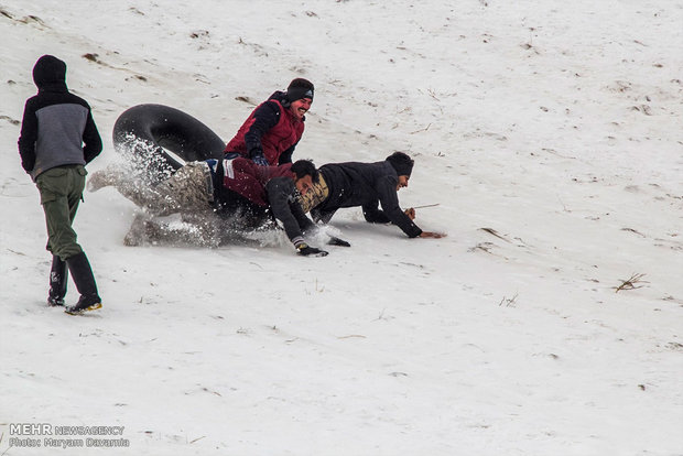 Snow tubing in Asadli Pass