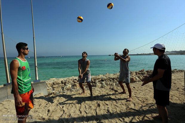 اردوی مشترک تیم های ملی والیبال ساحلی ایران و تاجیکستان در جزیره کیش