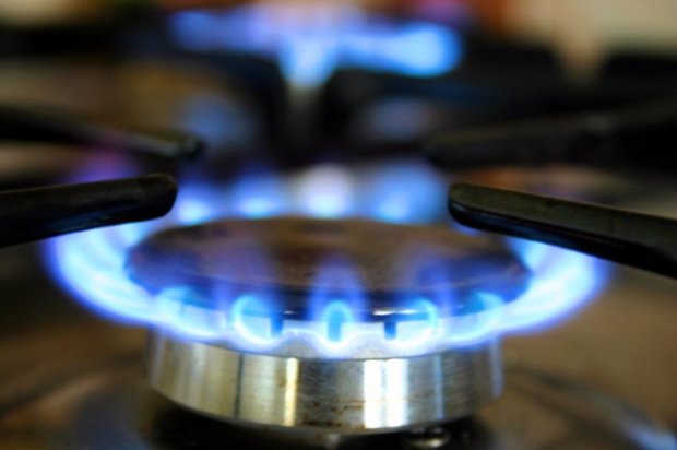 گاز ۱۵۰ تومانی غیر قانونی است/ هیات دولت مصوبه گازی را لغو کند