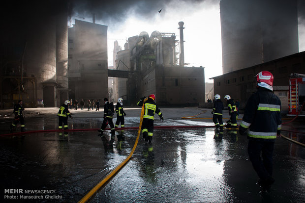 آتش سوزی کارخانه سیمان شاهرود