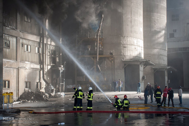 آتش سوزی کارخانه سیمان شاهرود