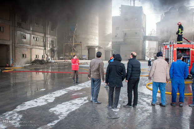 آتش سوزی کارخانه سیمان شاهرود