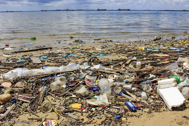 انباشت زباله در سواحل
