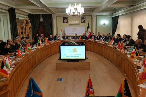 مشهد به کانون گفتگوی بین ادیان تبدیل شود