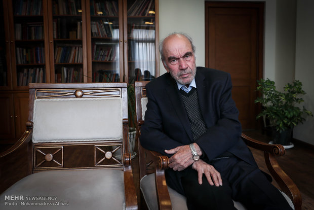 داوری اردکانی: علوم اجتماعی وقتی پیشرفت میکند که اهل نظر، مشکلات آن جامعه را دریابند