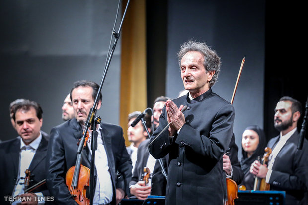 Tehran Symphony Orchestra honors POWs with “Land of the Heroes”