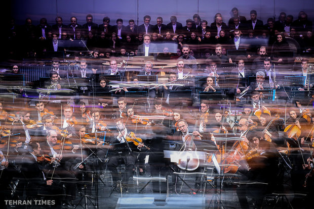 Tehran Symphony Orchestra honors POWs with “Land of the Heroes”