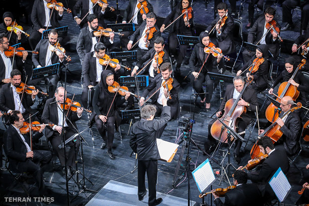 Tehran Symphony Orchestra honors POWs with “Land of the Heroes”