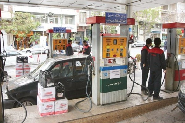 تامین و عرضه سوخت در پمپ بنزین‌های یزد روال عادی دارد