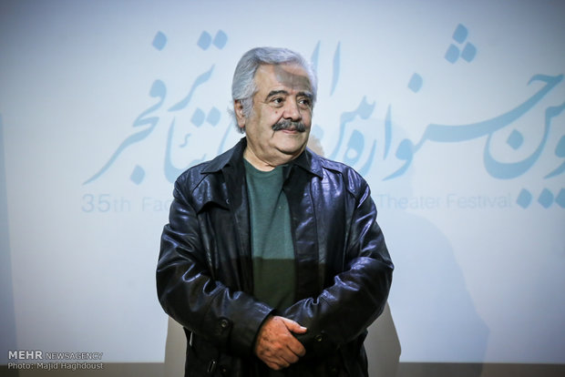 قباد شیوا در مراسم رونمایی از پوستر سی‌وپنجمین جشنواره تئاترفجر