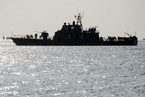 ناوگروه نیروی دریایی ارتش در بندر «دقم» عمان پهلو می‌گیرد