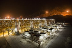 Iran, Total begin talks on oil platform construction