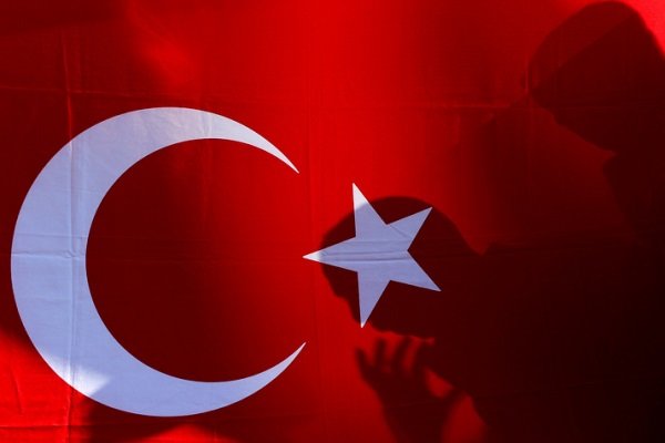 سياسي تركي: ما تمر به تركيا نتاج لدعم حكومة أردوغان للجماعات الإرهابية في سوريا
