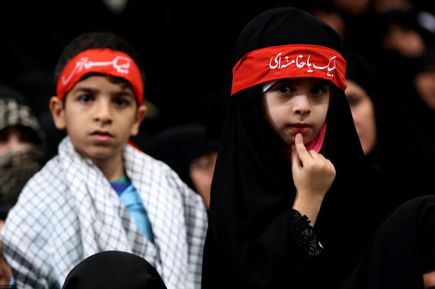 People of Qom meet with Ayatollah Khamenei