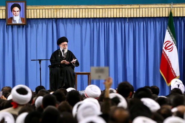 People of Qom meet with Ayatollah Khamenei