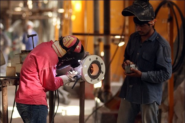 چرا سال ۹۶، سال اقتصاد مقاومتی؛ تولید و اشتغال نام گرفت؟! چرا سال ۹۶، سال اقتصاد مقاومتی؛ تولید و اشتغال نام گرفت؟!