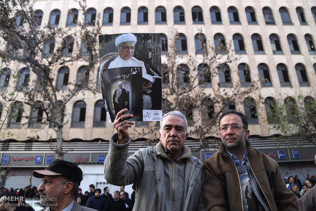 Massive crowd shows up to Rafsanjani's funeral