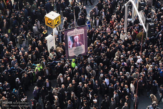 Massive crowd shows up to Rafsanjani's funeral