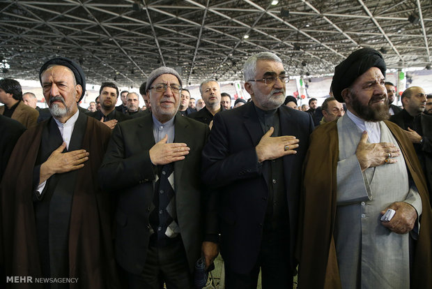 اقامه نماز رهبر انقلاب بر پیکر حجت‌الاسلام والمسلمین هاشمی رفسنجانی