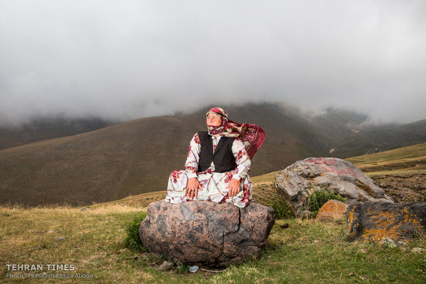 The Shahsavan women’s costume is comprising of kerchiefs with floral patterns and colorful long-sleeve dresses. They also wear vests with golden or silver coins sewed on them. The number of the coins indicate their families' wealth.