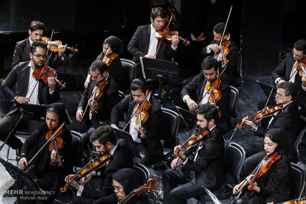 Tehran Symphonic Orchestra performs at Fajr fest.