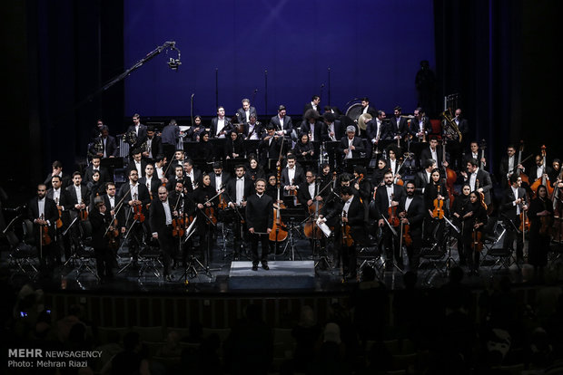 Tehran Symphonic Orchestra performs at Fajr fest.