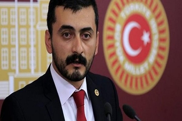 CHP'li Eren Erdem'i hedef alan afişler Meclis'te kınandı