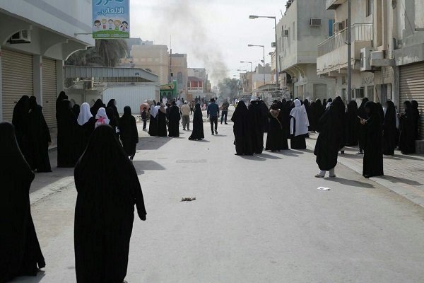 محتجون بحرينيون يحاولون الوصول إلى دوار اللؤلؤة 