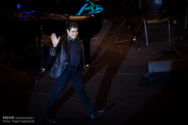 Salar Aghili performs at Fajr Intl. Music Fest.