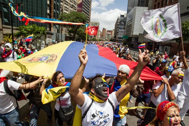 Venezuelan government ready to fight coup